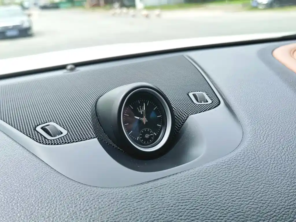 Maserati Levante 2016 — фото 18