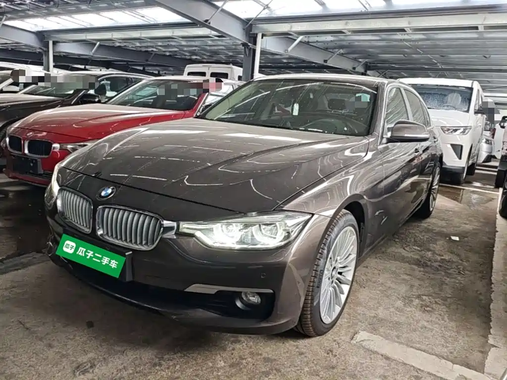 BMW 3 Series 2018 — фото 1