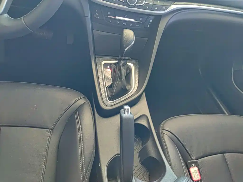 Buick Excelle 2019 — фото 14