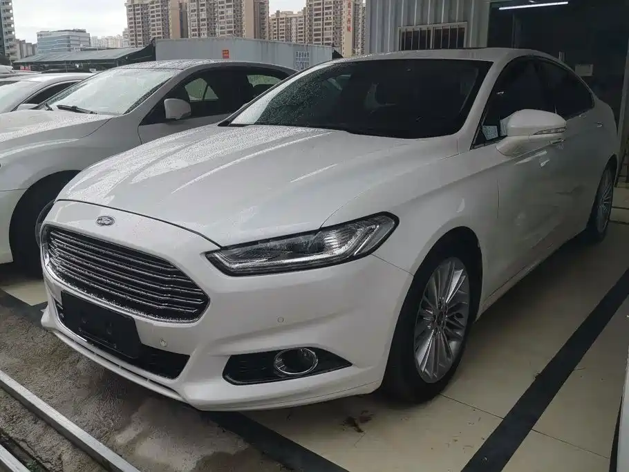 Ford Mondeo 2014 — фото 1