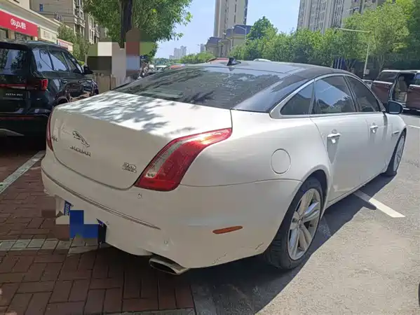Jaguar XJ 2014