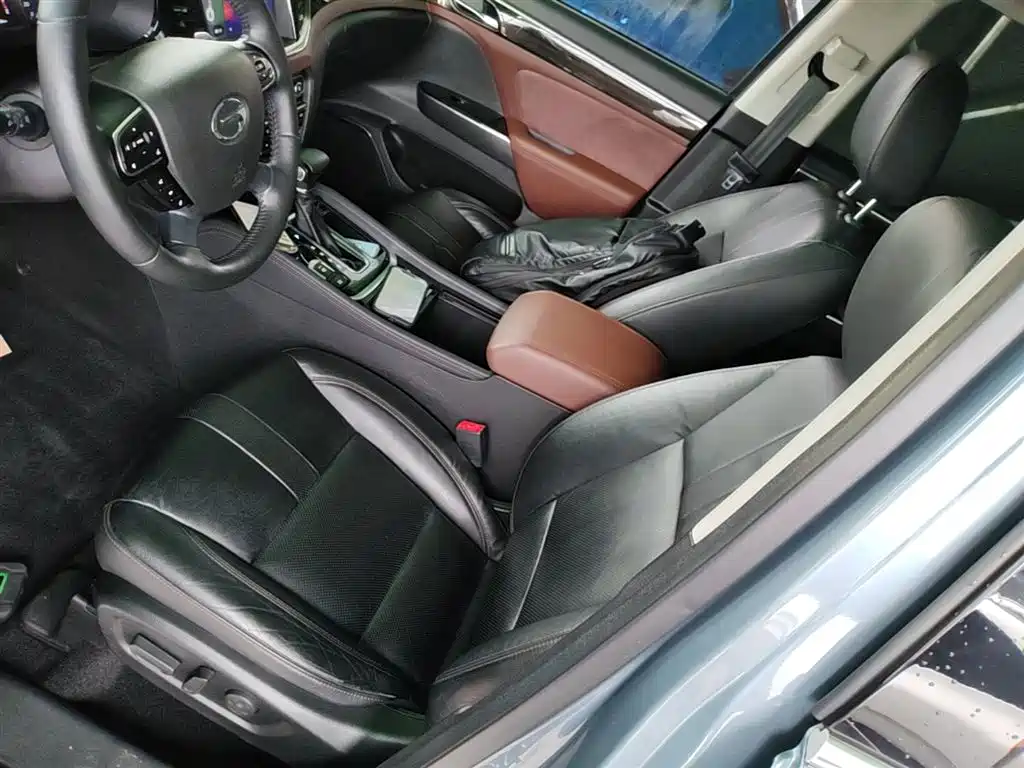 GAC Motor Trumpchi GS8 2017 — фото 15
