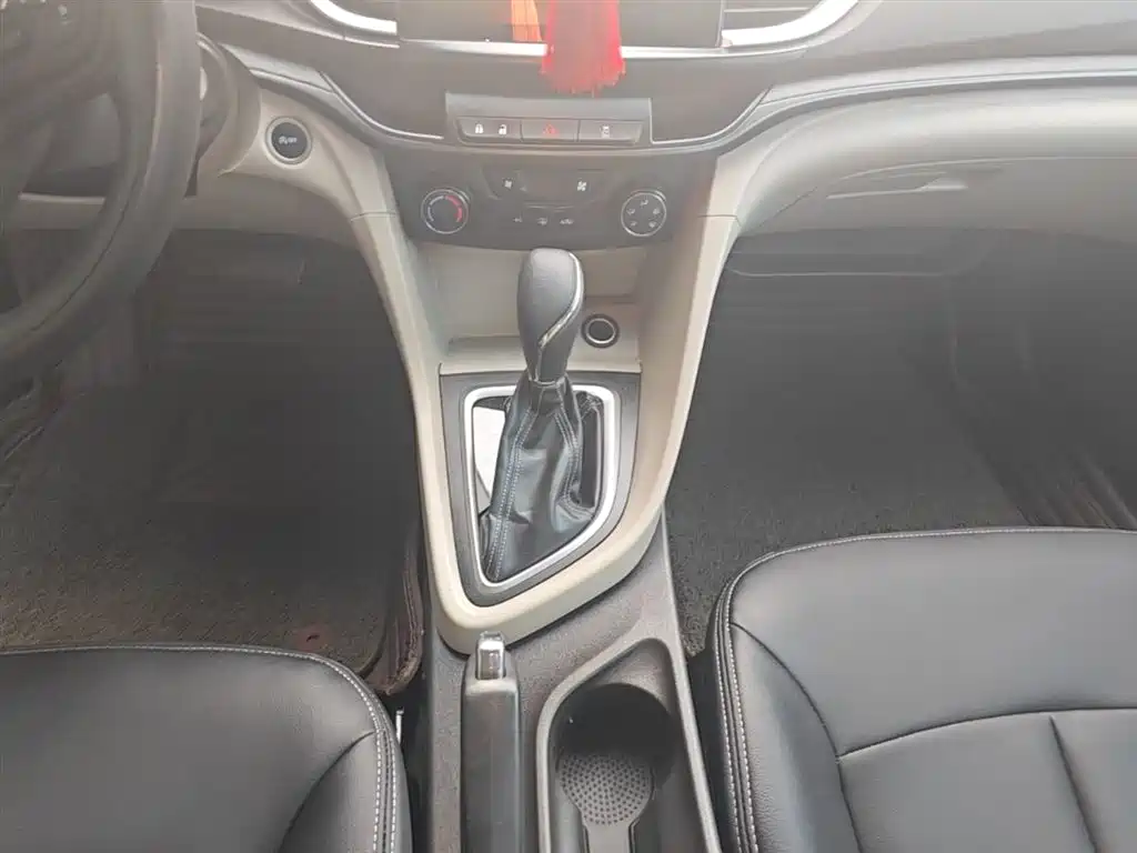 Buick Excelle 2017 — фото 14