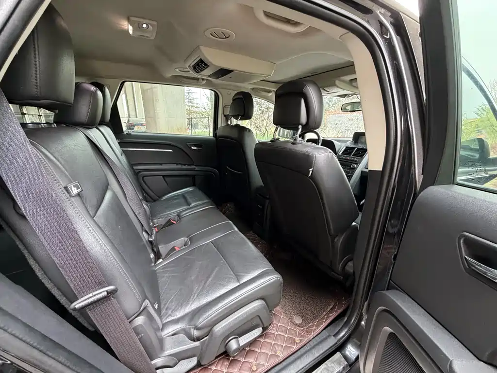 Dodge Journey 2011 — фото 15
