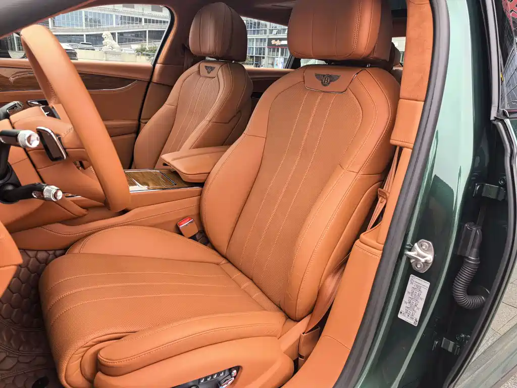 Bentley Flying Spur 2022 — фото 14