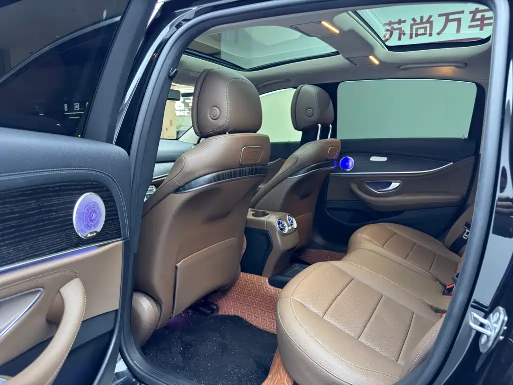 Mercedes-Benz E-Class 2020 — фото 12