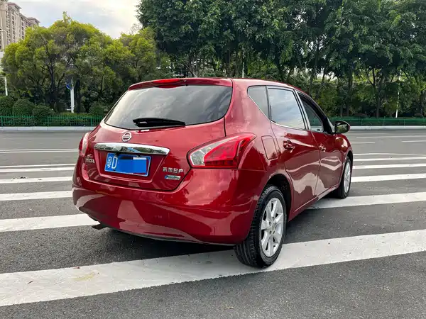 Nissan Tiida 2012