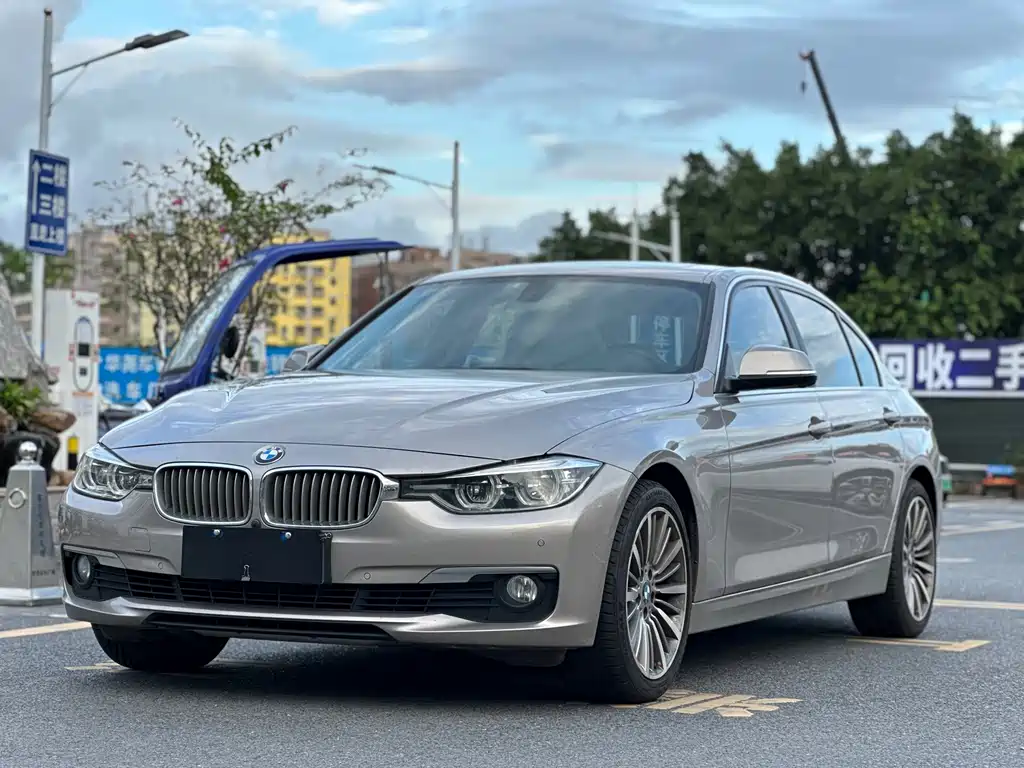 BMW 3 Series 2019 — фото 1