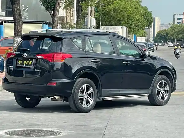 Toyota RAV4 2015