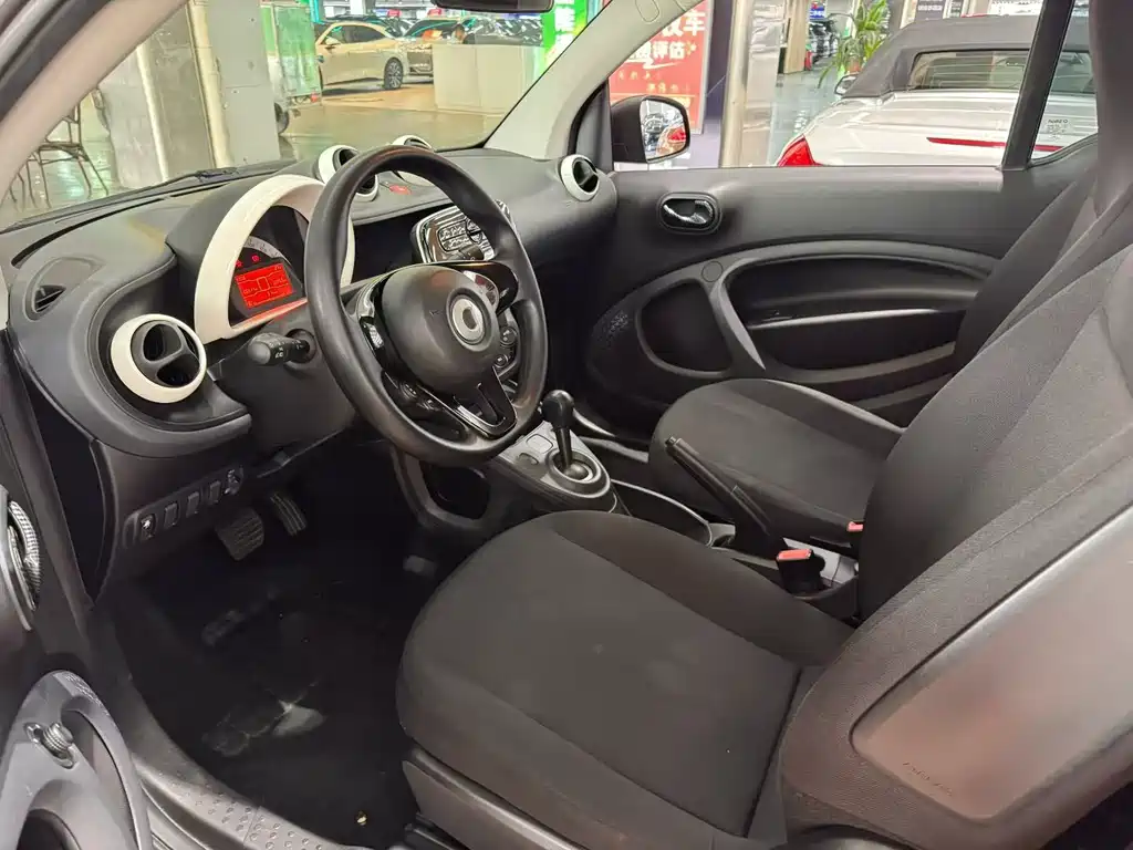 smart fortwo 2018 — фото 8