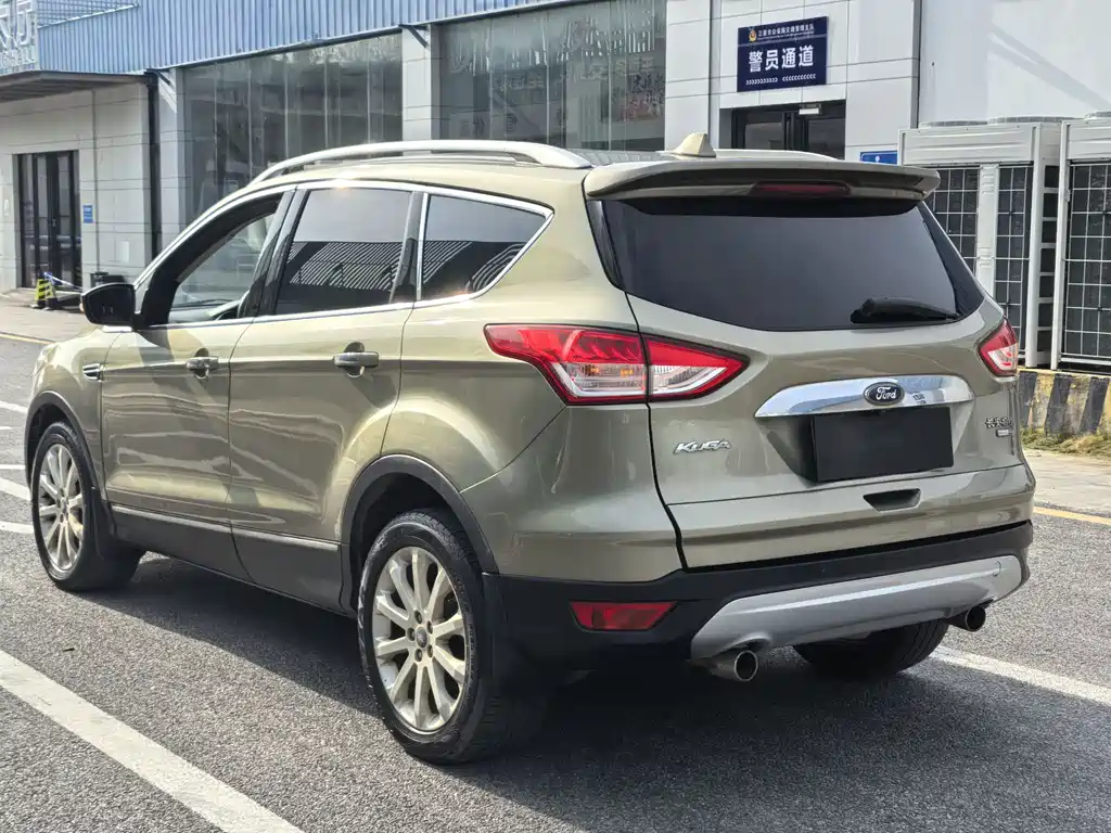 Ford Kuga 2016 — фото 3