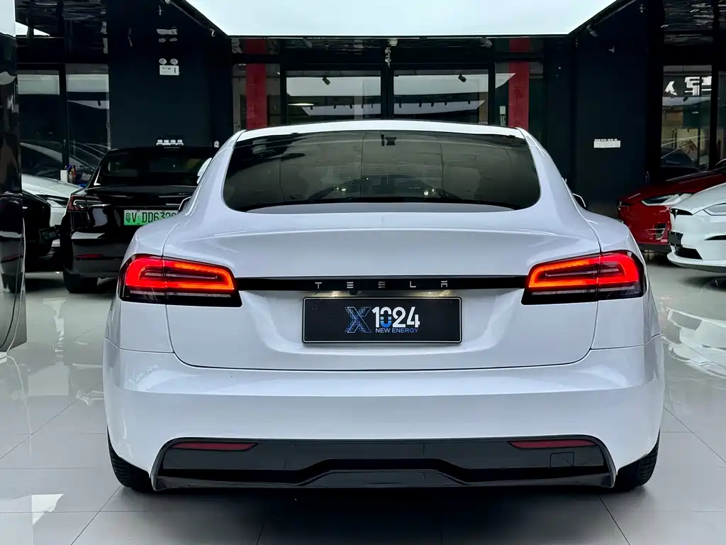 Tesla Model S 2023 — фото 5
