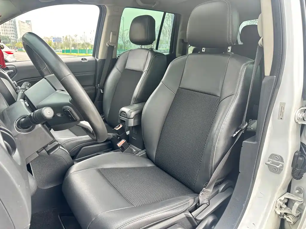 Jeep Compass 2014 — фото 20