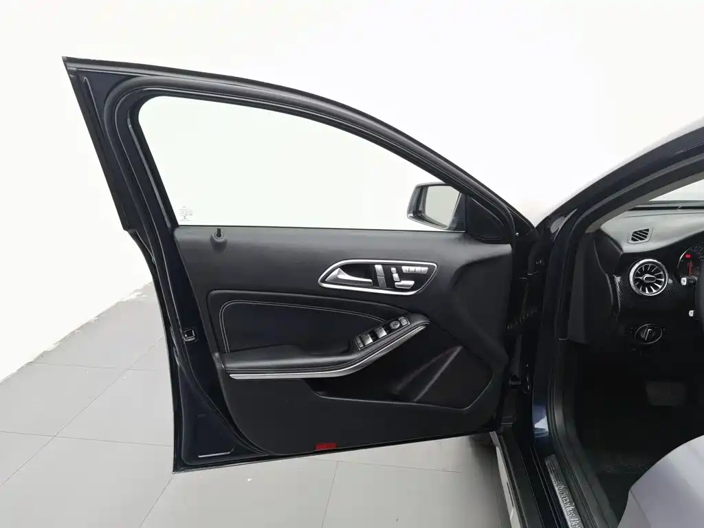 Mercedes-Benz GLA 2015 — фото 8