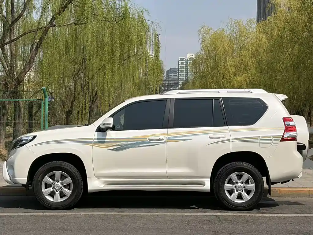 Toyota Prado 2015 — фото 15