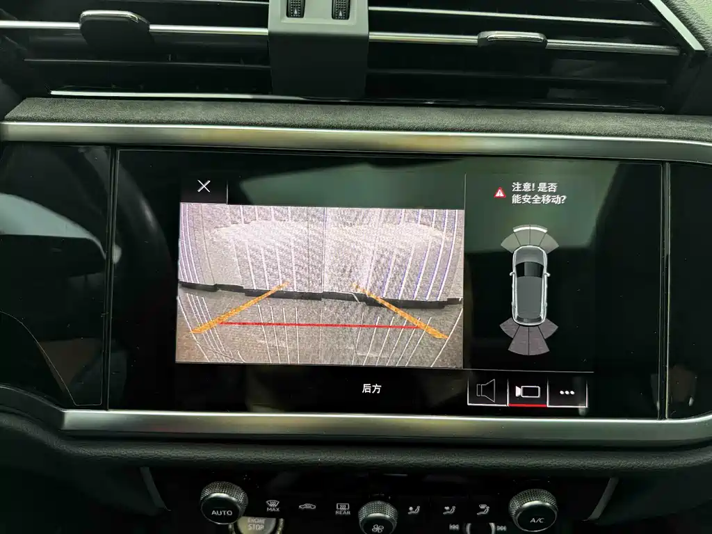 Audi Q3 2020 — фото 18