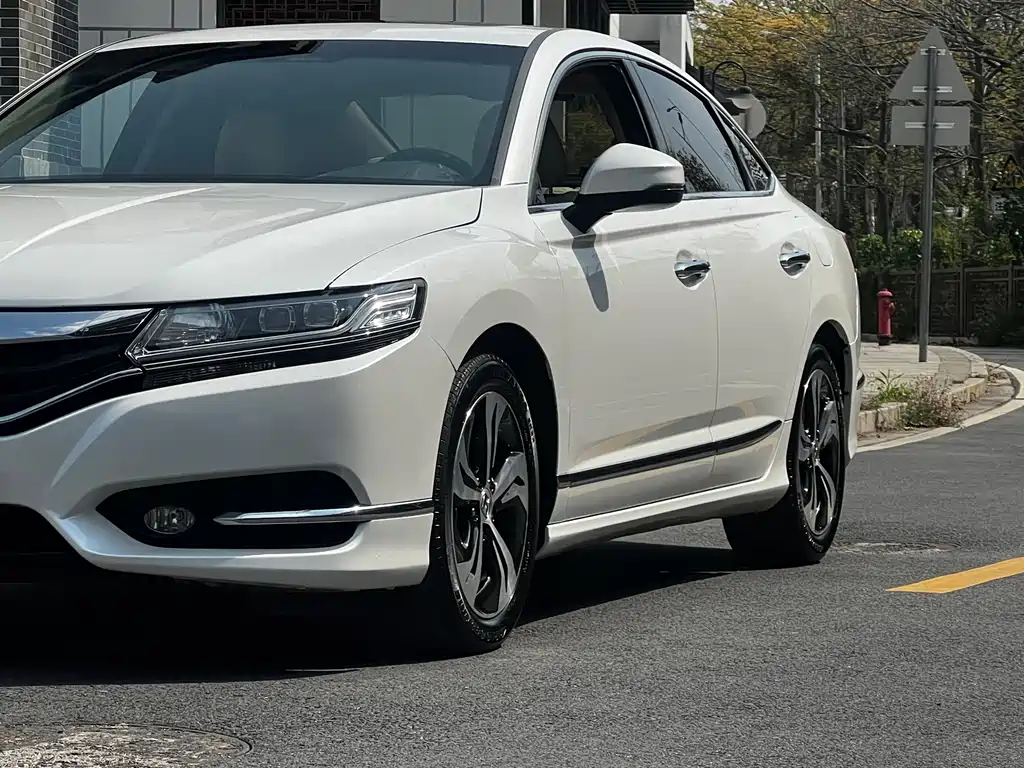 Honda Spirior 2016 — фото 8