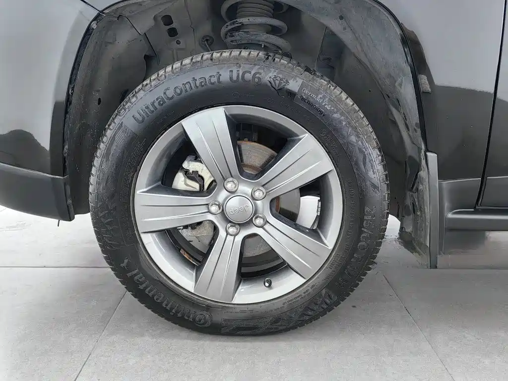 Jeep Compass 2014 — фото 17