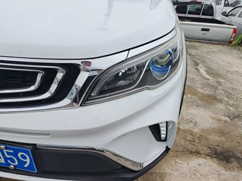 Geely Vision X3 2018 — фото 24