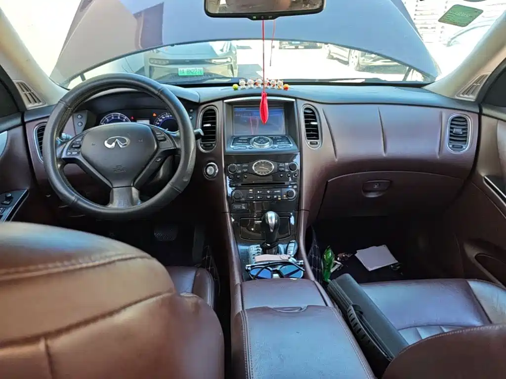 Infiniti QX50 2015 — фото 10