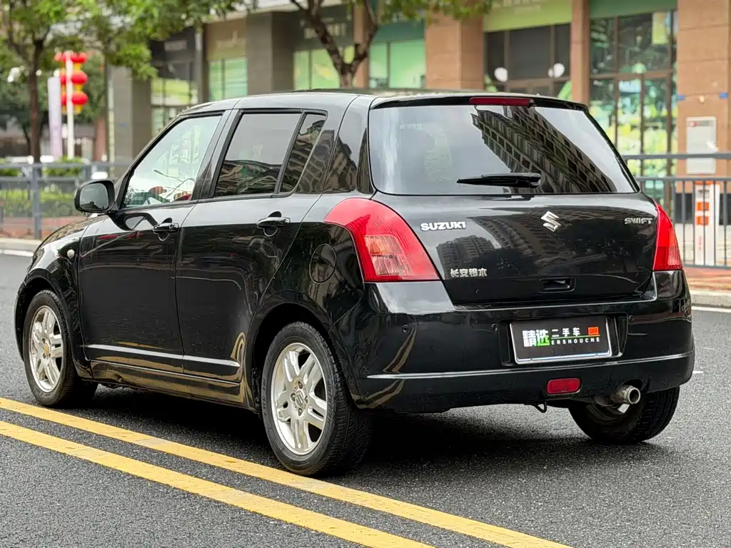 Suzuki Swift 2006 — фото 11