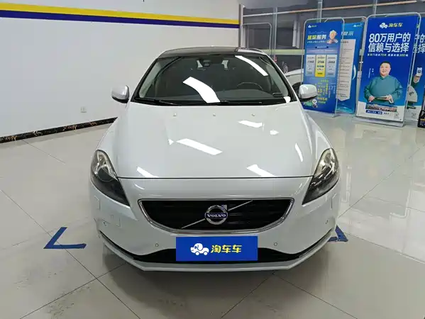 Volvo V40 2013