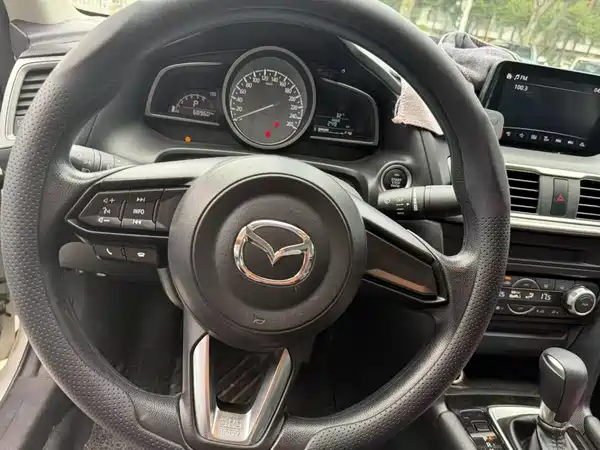 Mazda 3 Axela 2019