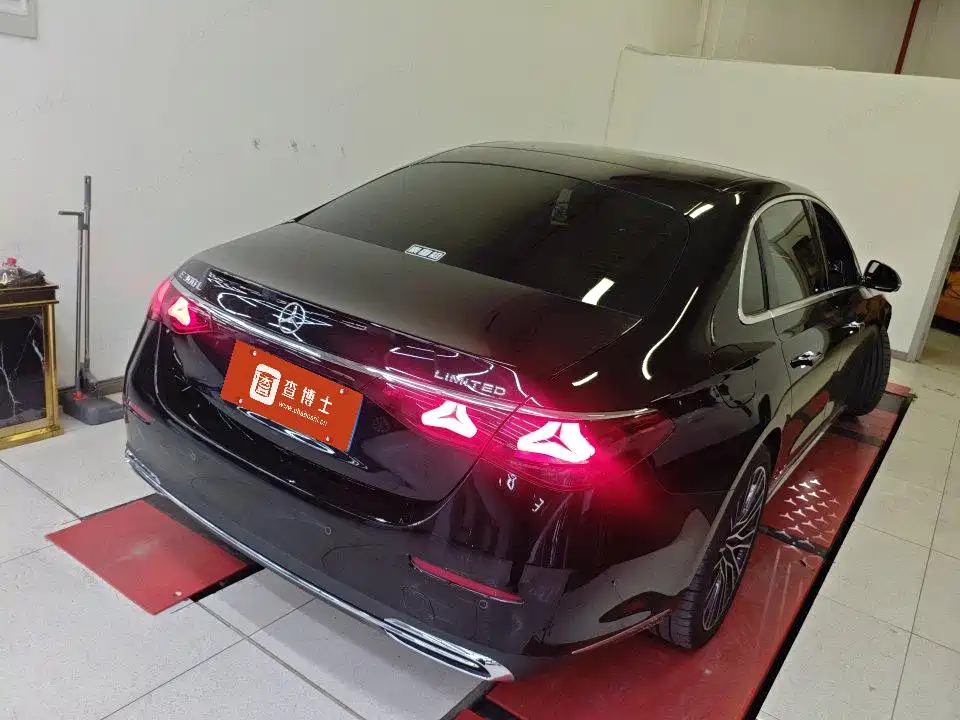 Mercedes-Benz E-Class 2024