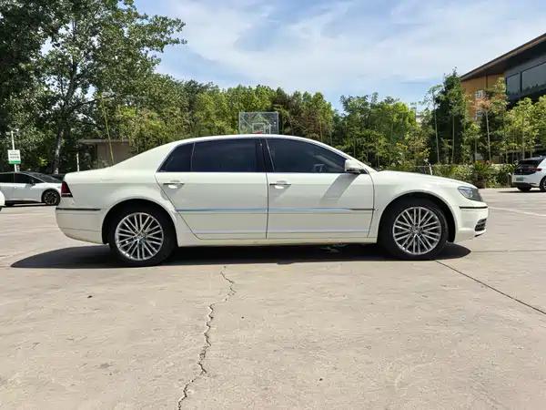 Volkswagen Phaeton 2014