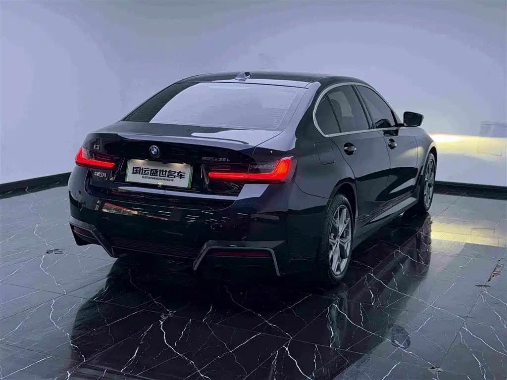 BMW i3 2025