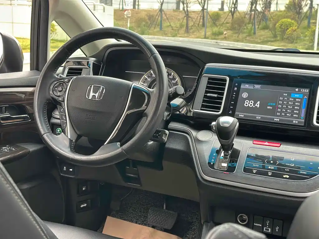 Honda Elysion 2019 — фото 10