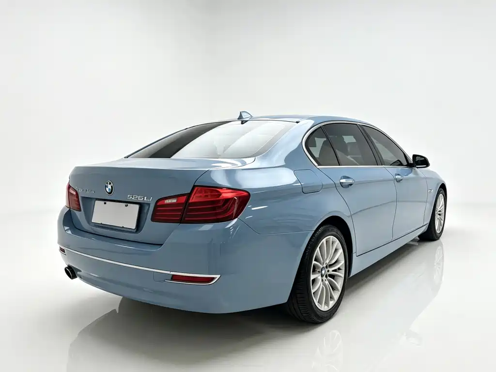 BMW 5 Series 2015 — фото 2