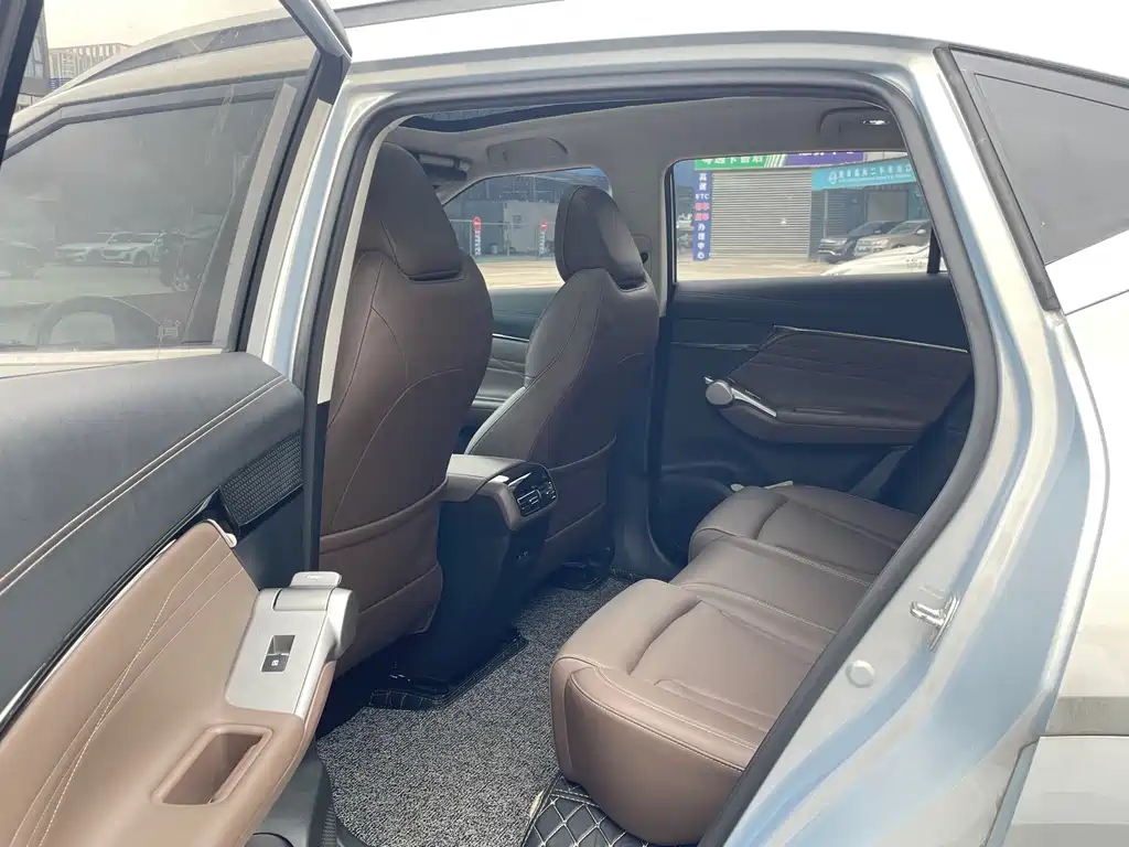 GAC Motor Trumpchi GS4 2024 — фото 13