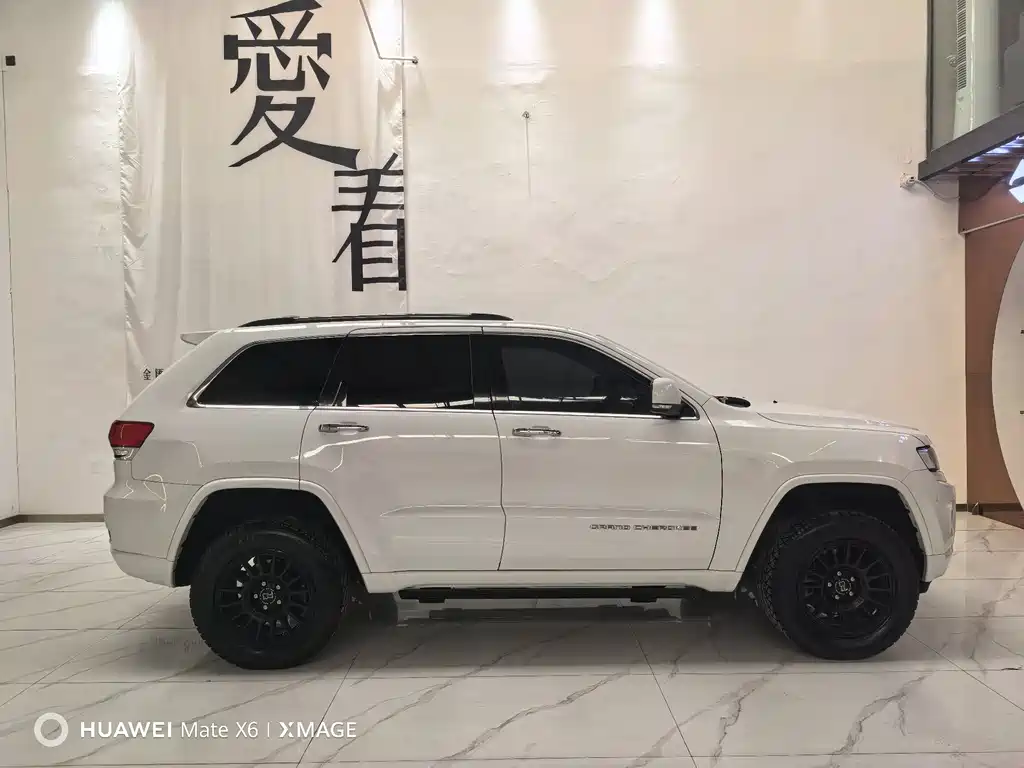 Jeep Grand Cherokee 2018 — фото 3