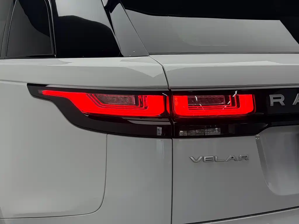 Land Rover Velar 2017 — фото 19