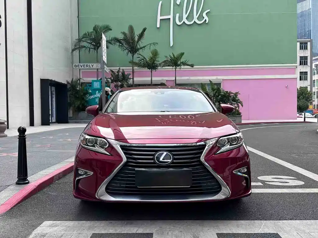 Lexus ES 2017 — фото 2