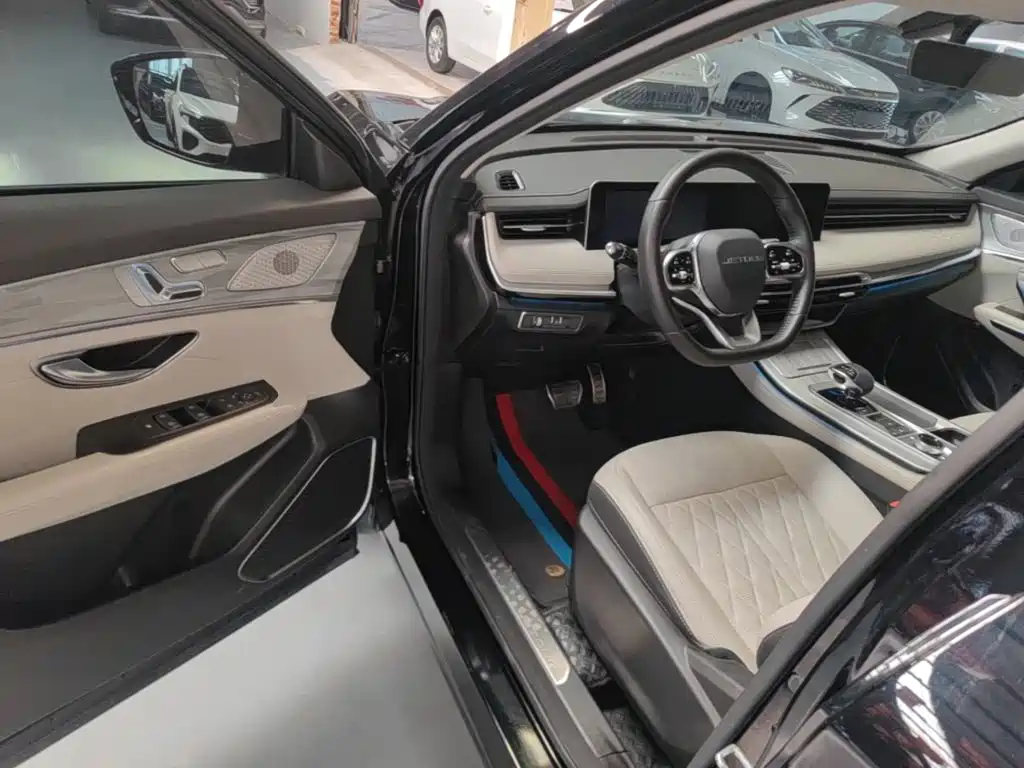 Jetour Jietu X70 PLUS 2024 — фото 16