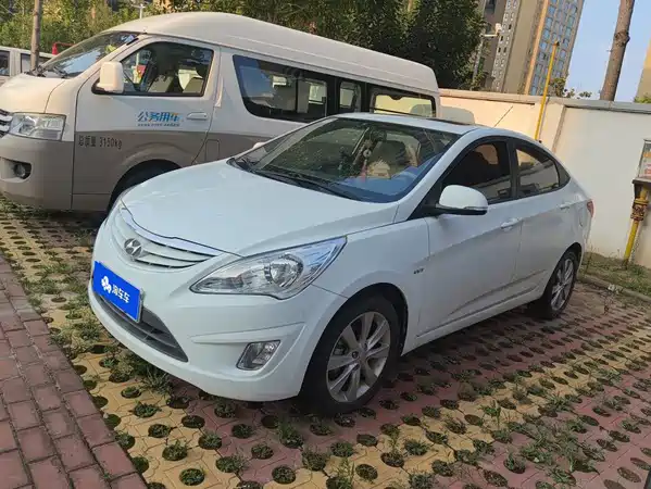 Hyundai Accent 2012