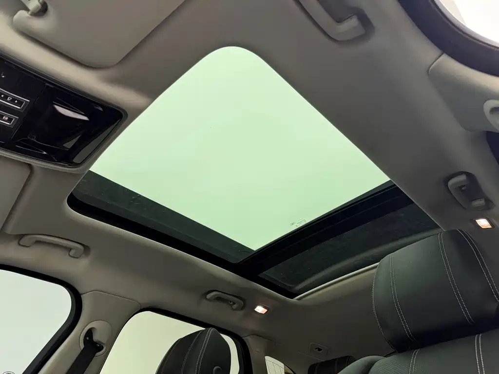Land Rover Velar 2017 — фото 12