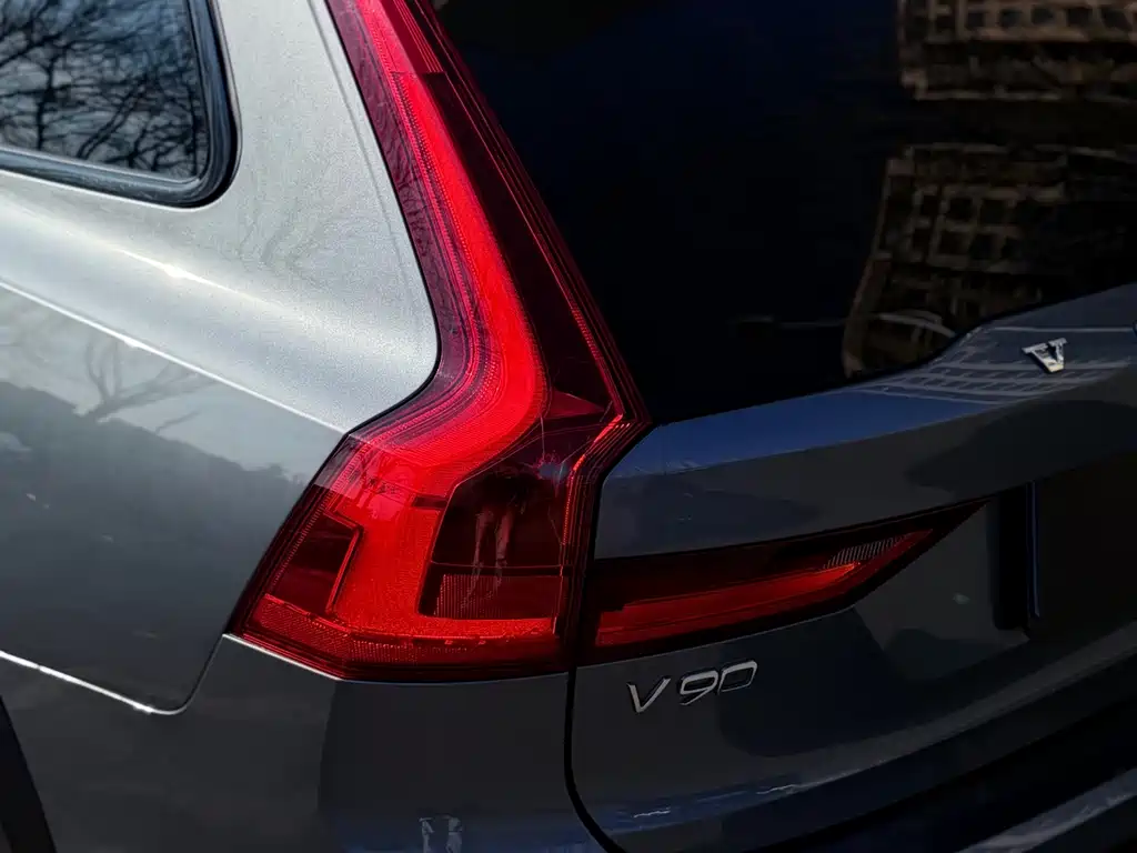 Volvo V90 2018 — фото 21