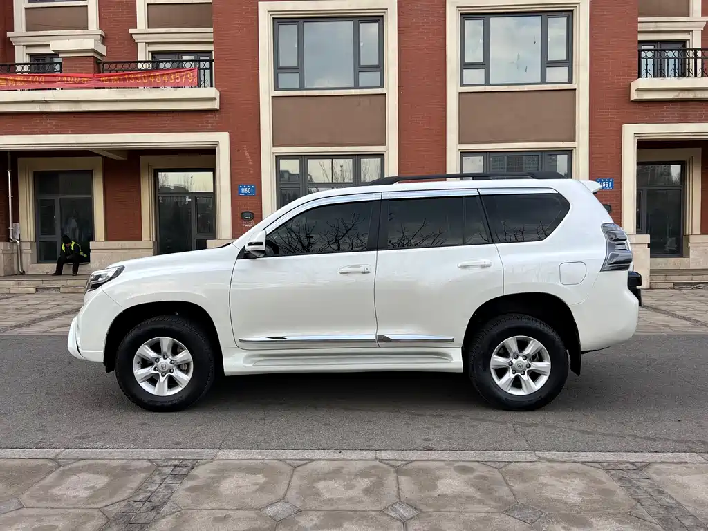 Toyota Prado 2015 — фото 4