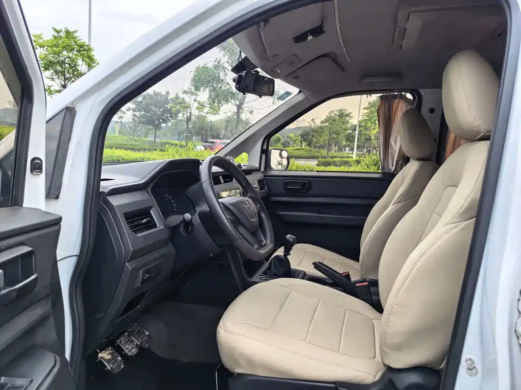 Wuling Hongguang PLUS 2021