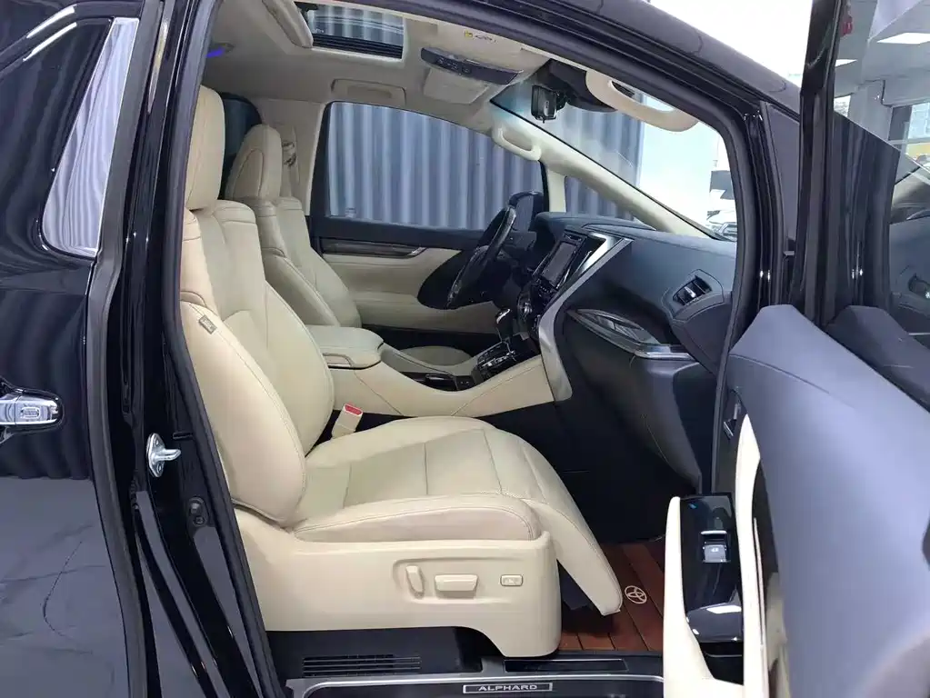 Toyota Alphard 2019 — фото 8