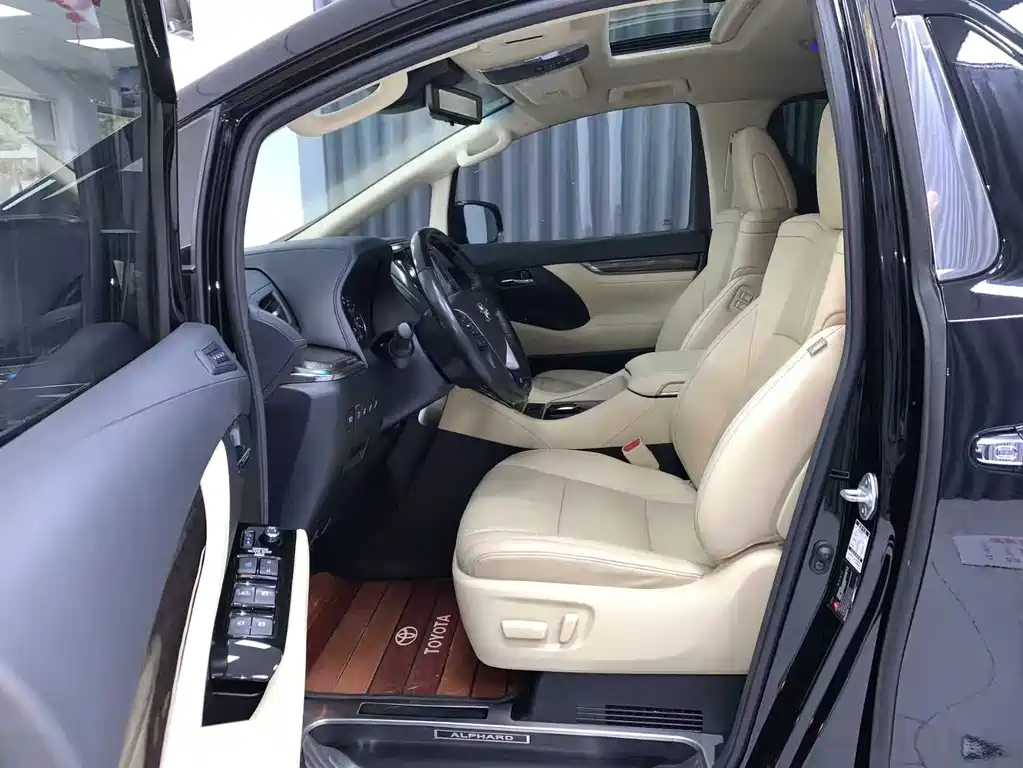 Toyota Alphard 2019 — фото 7