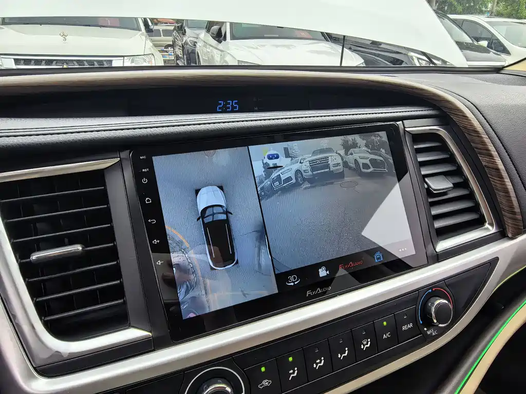 Toyota Highlander 2020 — фото 17