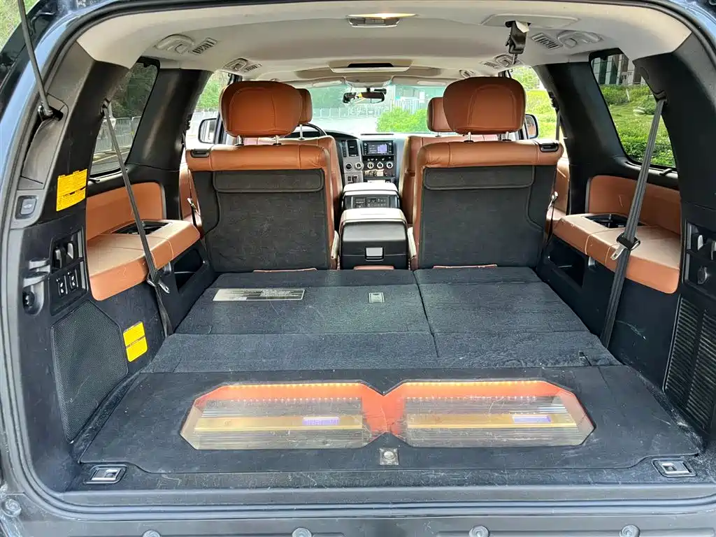 Toyota Sequoia 2014 — фото 11