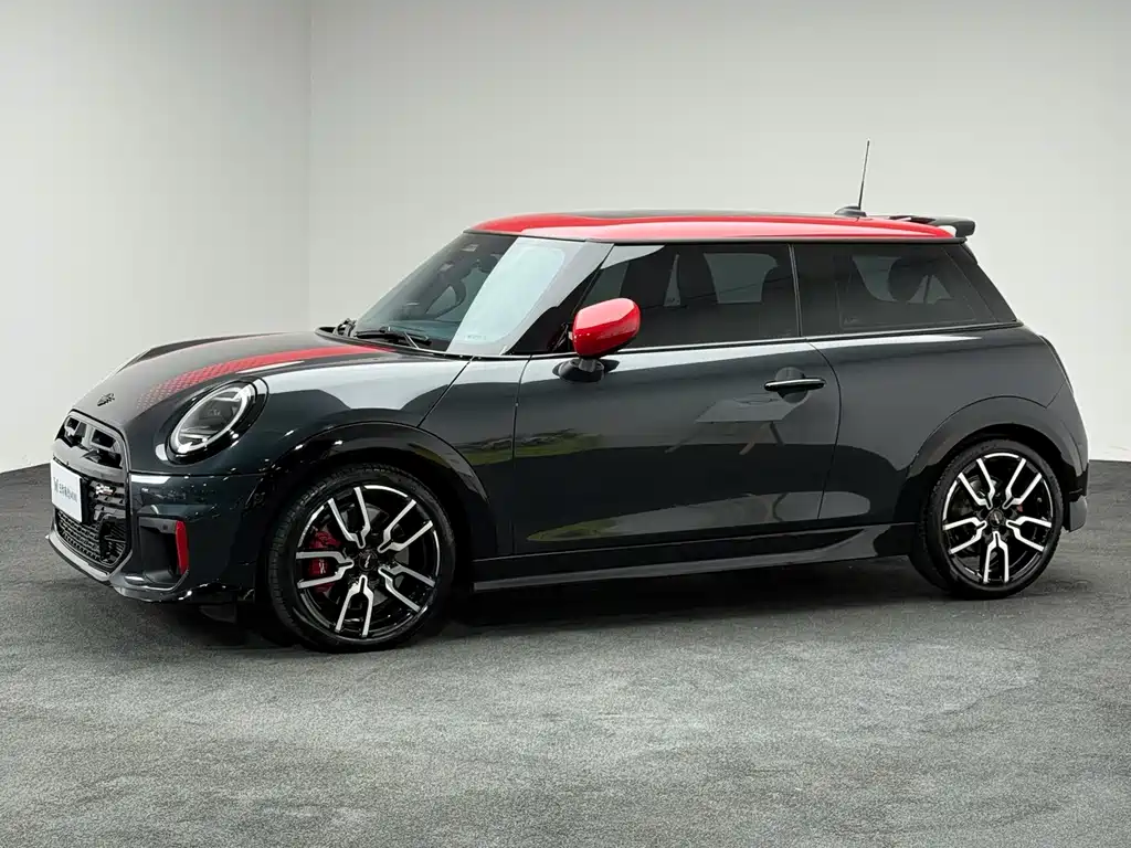 MINI JCW 2025 — фото 8