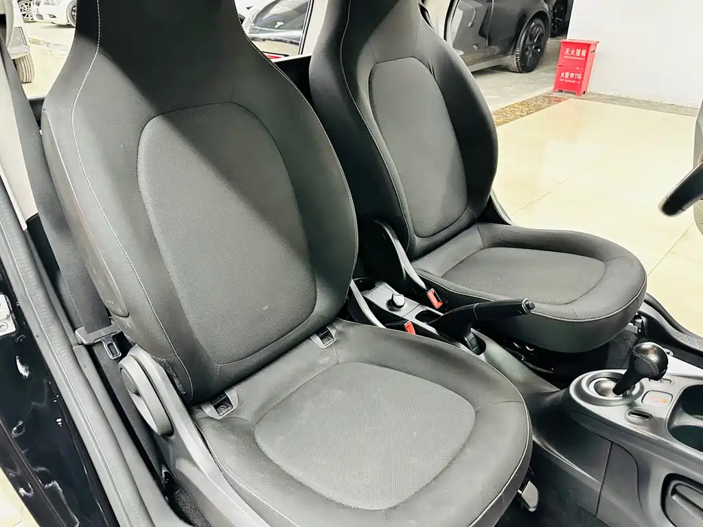 smart Fortwo 2018 — фото 25