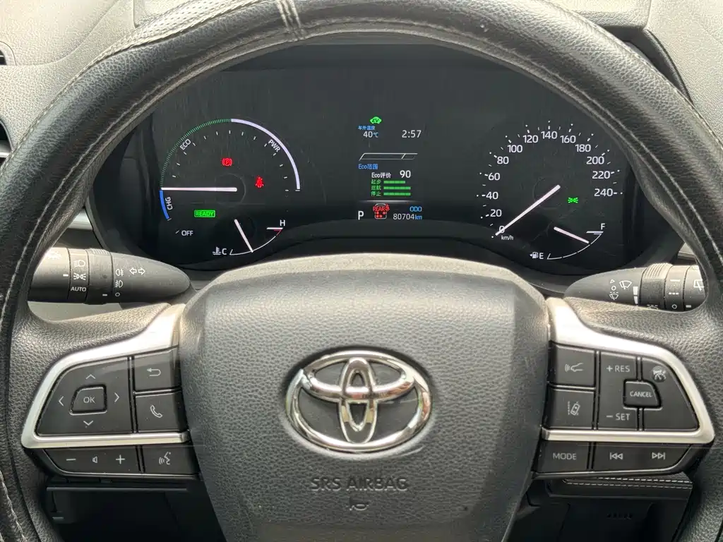 Toyota Granvia 2023 — фото 15