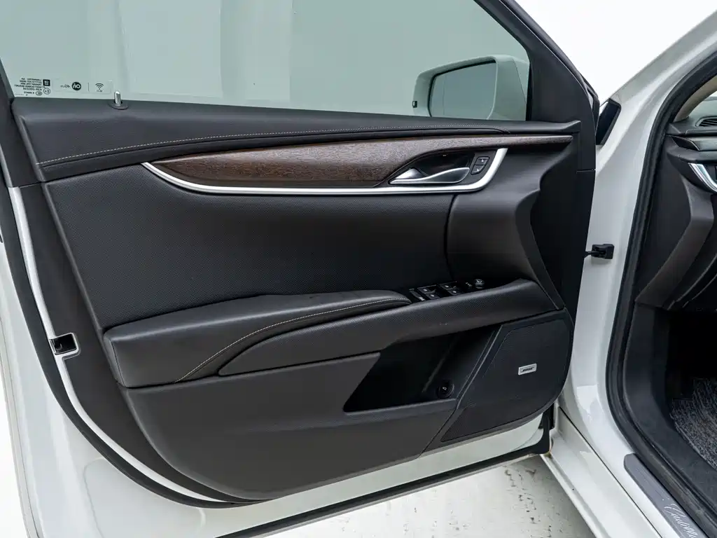 Cadillac XTS 2019 — фото 13